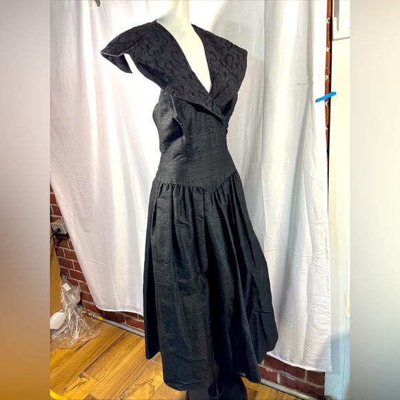 80s Black Dupioni Shantung Silk Cocktail Prom Bubble Dress by Yvonne Jacovou 6 - Picture 1 of 15